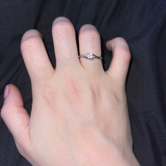 Diamond ring - Picture 2 of 5